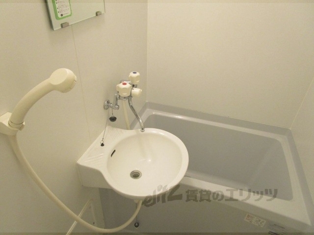 バス・シャワールーム　バス