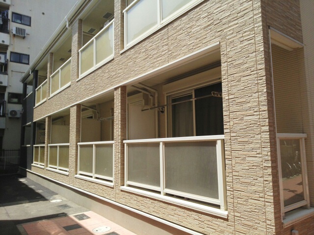 大阪市旭区今市のアパートの建物外観