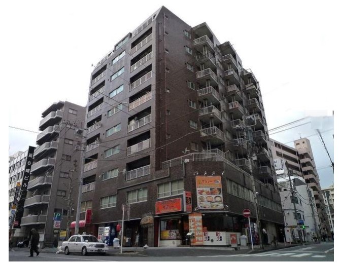 横浜市中区富士見町のマンションの建物外観