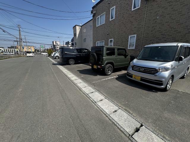 【北斗市東浜のアパートの駐車場】