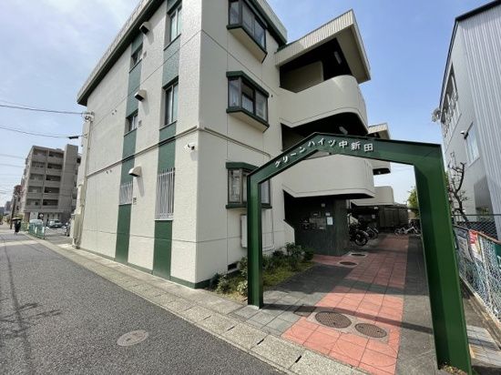 【名古屋市守山区新城のマンションの建物外観】