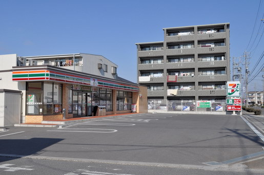 コンビニ　セブンイレブン（コンビニ）まで209m