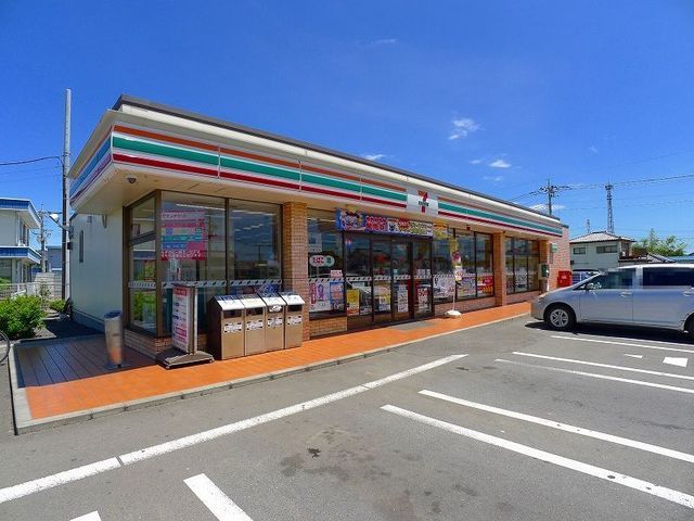 【太田市岩松町のアパートのコンビニ】