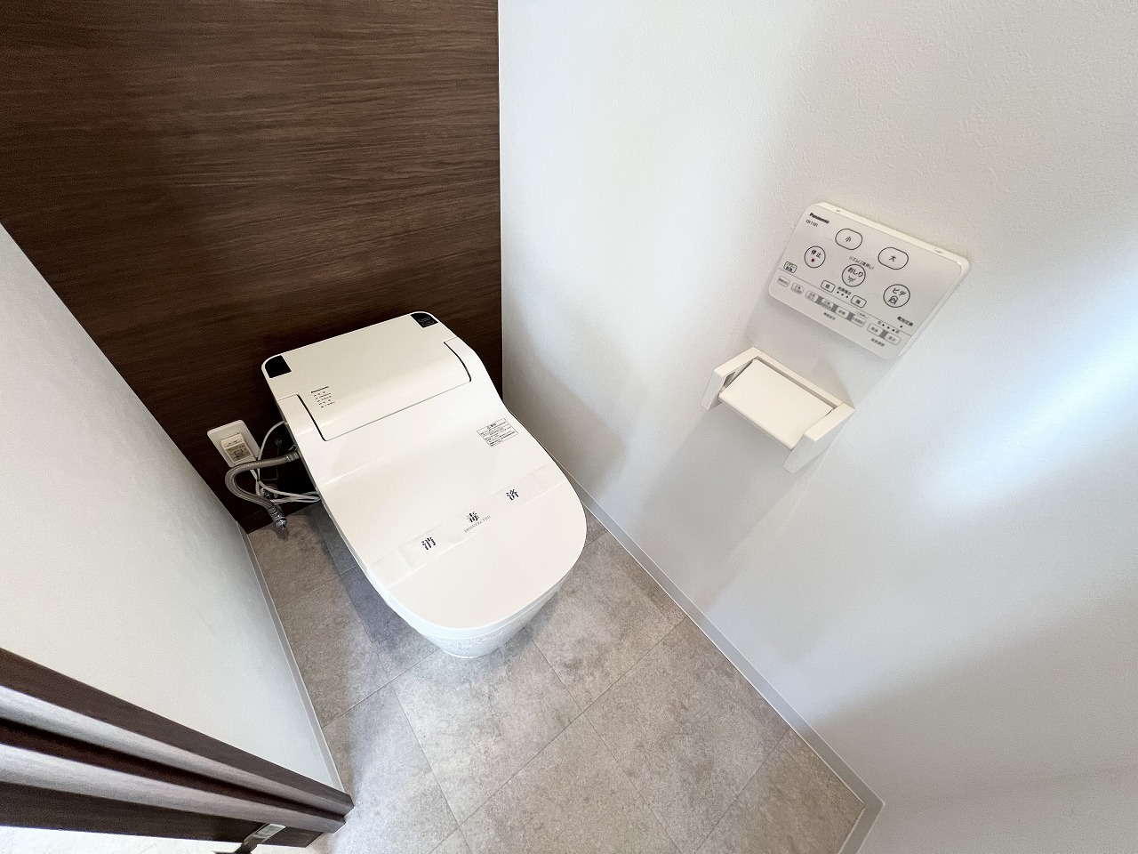 トイレ　写真は3階のものです。