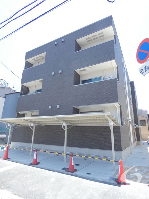 大阪市住吉区遠里小野のアパートの建物外観