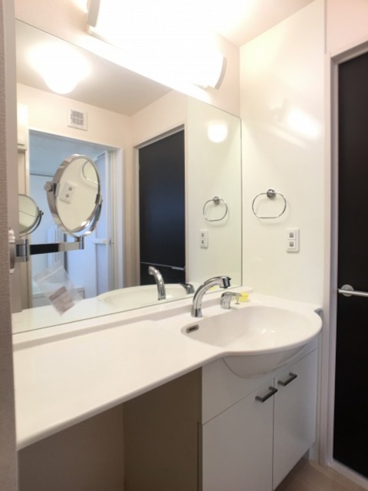 洗面設備　大型洗面台は人気のある設備です！