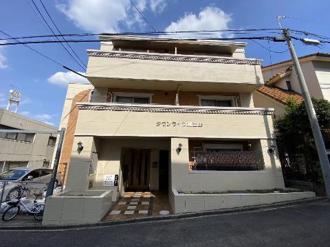 名古屋市千種区堀割町のマンションの建物外観