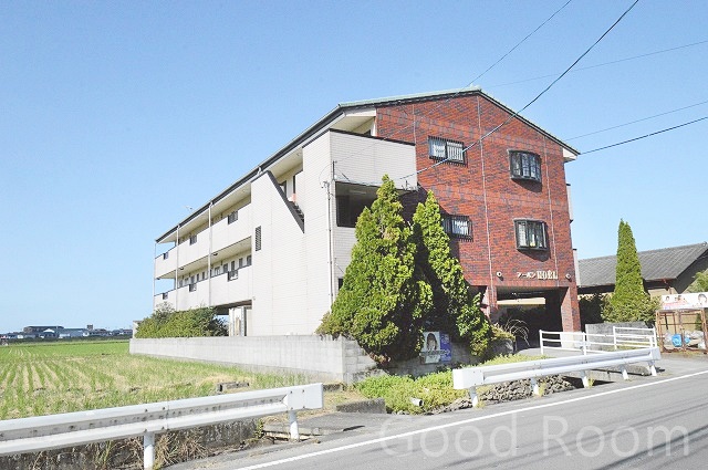 小松島市田野町のマンションの建物外観