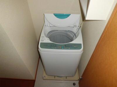 その他　全自動洗濯機付。