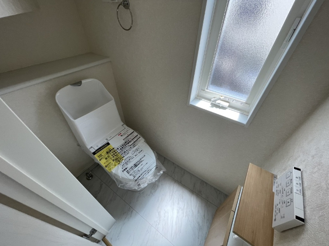 トイレ　温水洗浄便座設備です