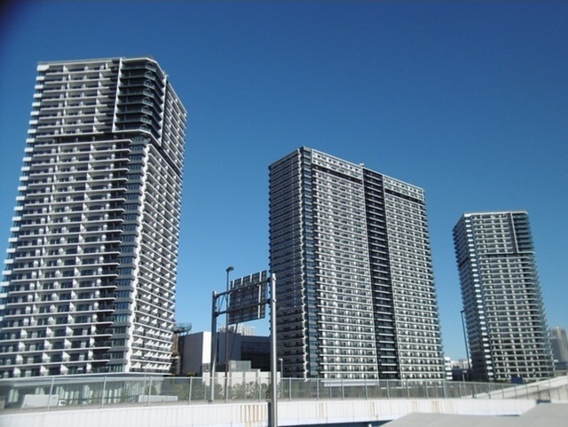 【シティタワーズ東京ベイ　ウエストタワーの建物外観】