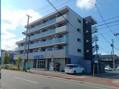 アスコット薬師堂駅前の建物外観