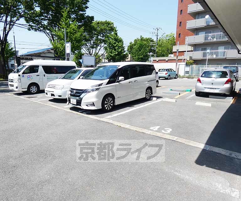 【パルテ西京極の駐車場】