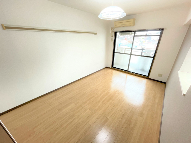 居室・リビング　洋間