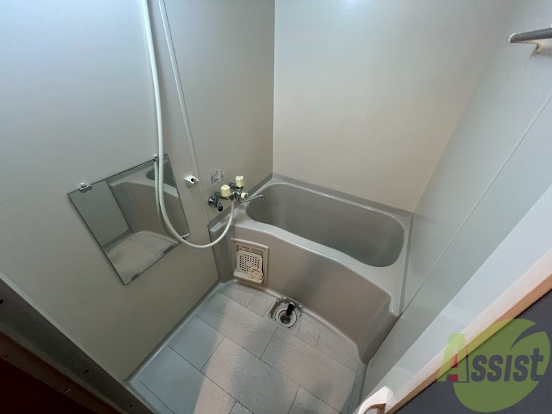 バス・シャワールーム　ユニットバスです。疲れを癒すのに欠かせませんね！