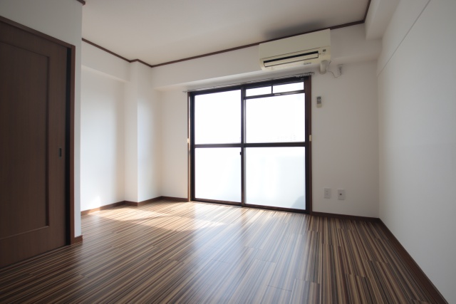 居室・リビング　※別号室のお写真のため現況優先