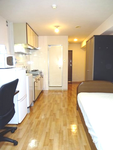 居室・リビング　室内　家具家電付き