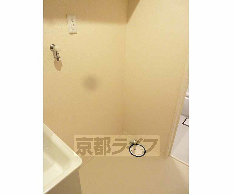 その他設備　洗面所に洗濯機置けます！