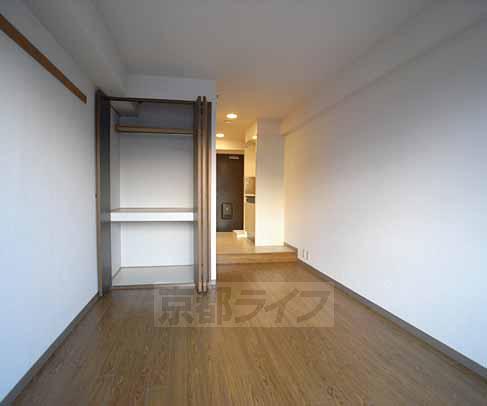 収納　大きめサイズの収納ついてます。