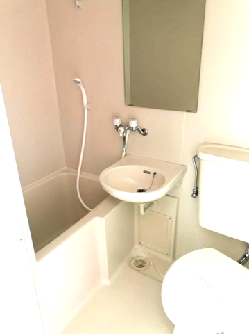 バス・シャワールーム　※同タイプのお部屋の参考写真となります。現況優先です。