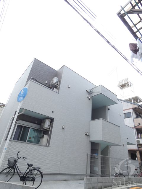 大阪市此花区春日出南のアパートの建物外観