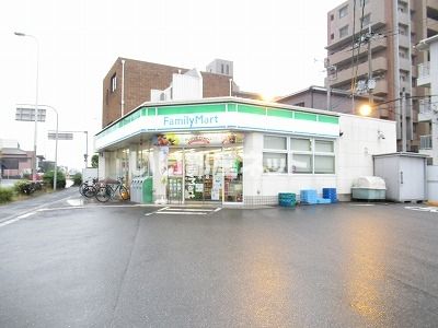 コンビニ　ファミリーマート 八尾高安町店（コンビニ）まで608m