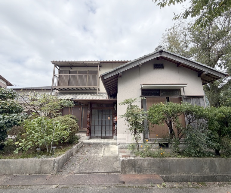 ＪＲ山陰本線 馬堀駅 徒歩18分 2階建 築53年の外観写真