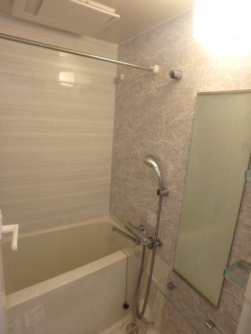 バス・シャワールーム　バスルーム