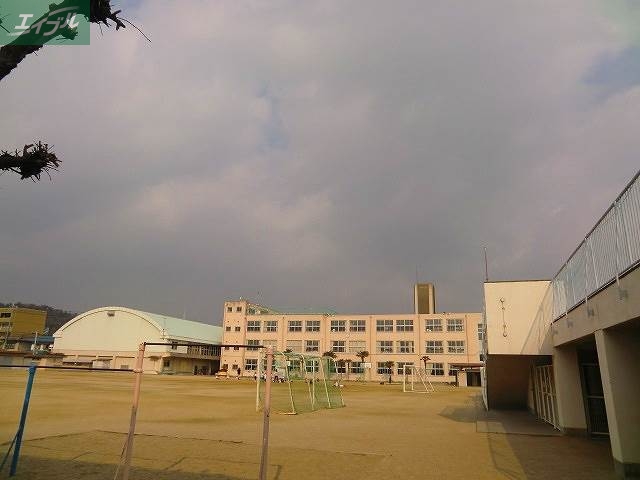 小学校　岡山市立芳田小学校（小学校）まで642m
