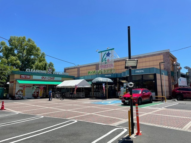 スーパー　フレスタ祇園店（スーパー）まで627m