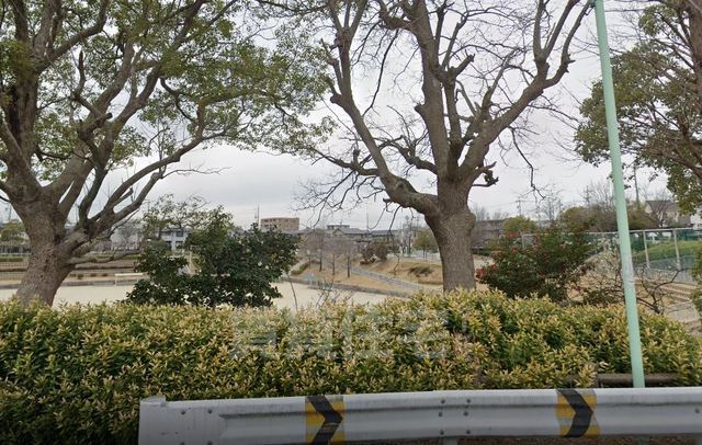 公園　名古屋市姥子山中央公園（公園）まで1941m