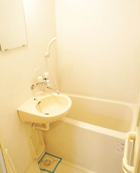 バス・シャワールーム　★洗面台付きバスルーム★