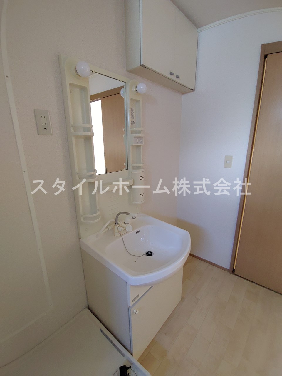 洗面設備　別部屋写真です。