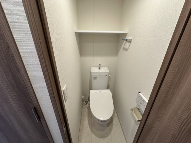 トイレ　※同施工会社別室参考写真