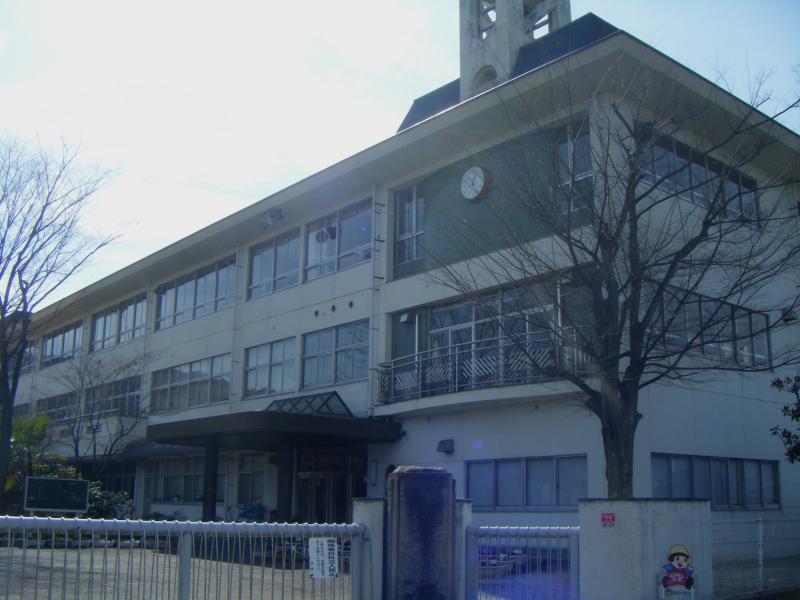 小学校　里庄西小学校（小学校）まで1387m