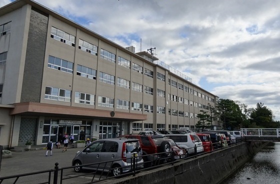 小学校　金沢市立額小学校（小学校）まで800m