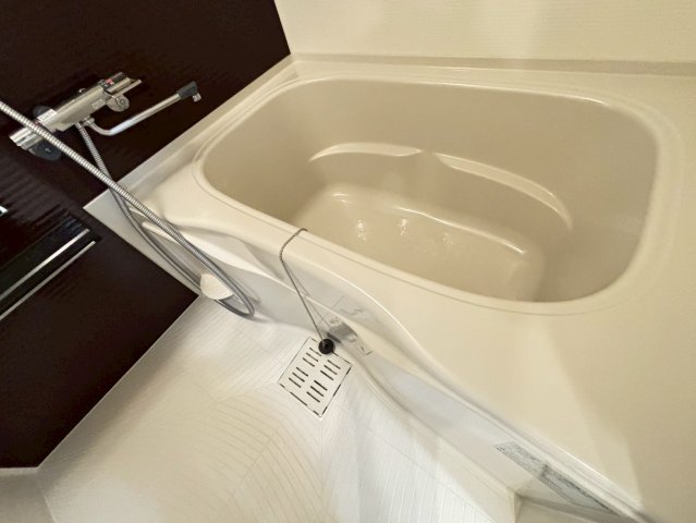 バス・シャワールーム　詳細は、RISUMO江坂本店までお問合せください♪