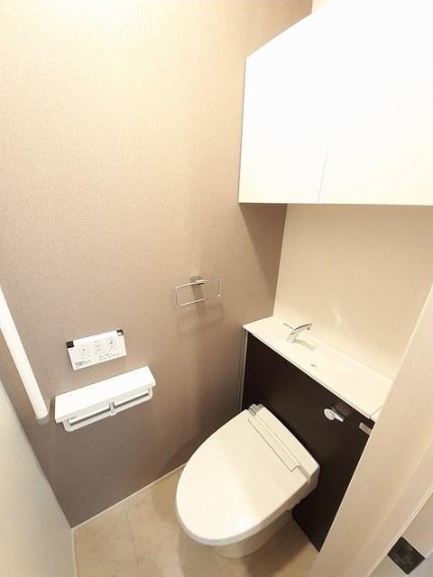トイレ　温水洗浄便座