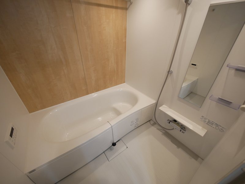 バス・シャワールーム　シャワー・追い焚き給湯