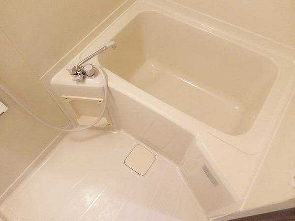 バス・シャワールーム　キレイにリフォームされています！