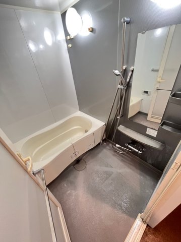 バス・シャワールーム　同物件、別部屋のお写真となります。ご参考までにご覧ください。