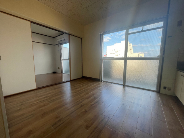 居室・リビング　※現況を優先します。