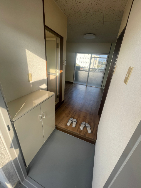 玄関　※現況を優先します。