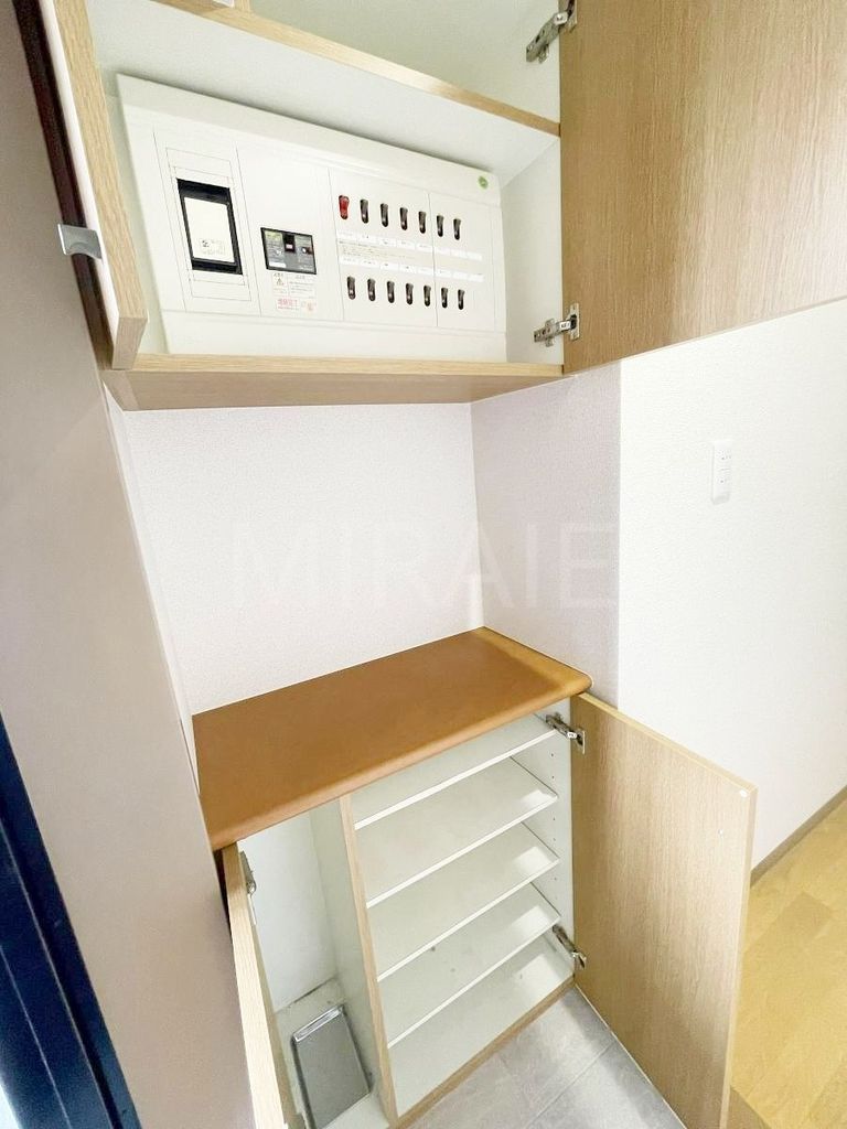 玄関　別部屋参考画像です