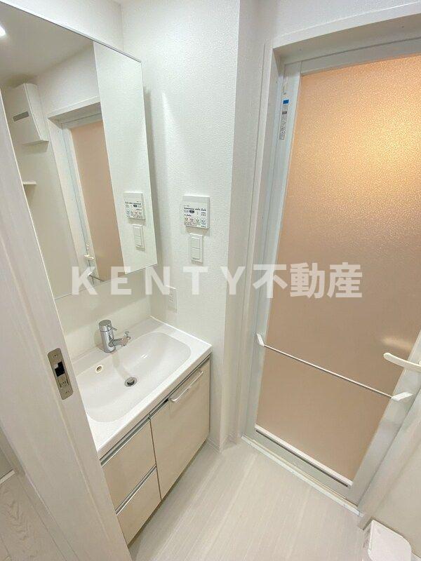 洗面設備　コンパクトで使いやすい洗面所