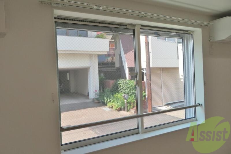 バルコニー　バルコニーはないのですが室内物干しもあるので洗濯はＯＫです。