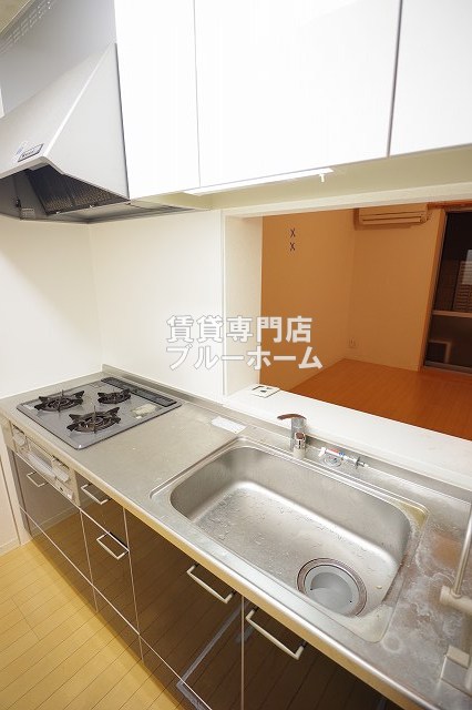 キッチン　3口コンロのカウンターキッチンです！