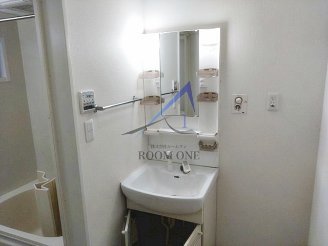 洗面設備　独立洗面台です。