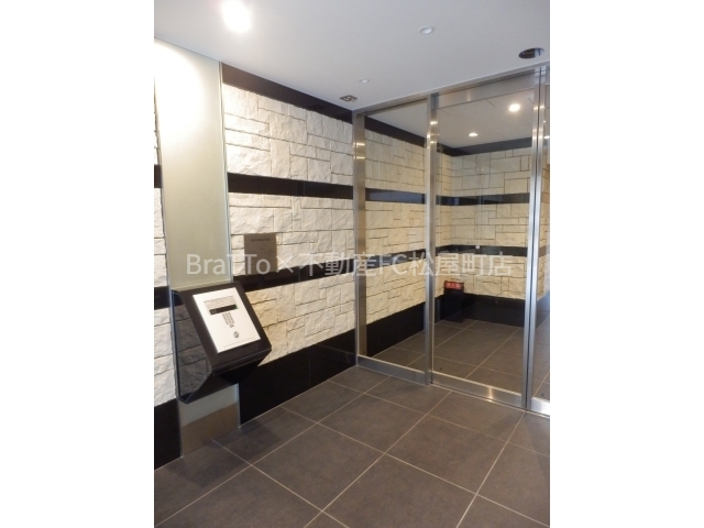 エントランス　マンション共有部分（オートロック付き）