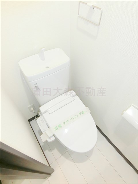 トイレ　温水洗浄便座付きのトイレ